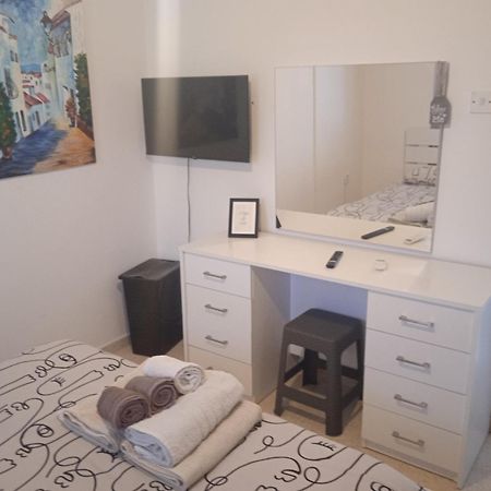 Larnaca, Pervolia 1 Bedroom Seaside Apartment Exterior photo